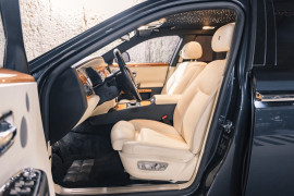 
                                                                                        Voiture
                                                                                         Rolls Royce Ghost (II) Porto Cervo Studio Edition