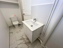 
                                                                                        Location
                                                                                         Rond point du souvenir Français : 2 pièces de 36m²