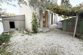 
                                                                                        Location
                                                                                         Roquevaire EXT D