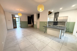 
                                                                                        Location
                                                                                         Roquevaire EXT D