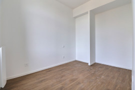 
                                                                                        Vente
                                                                                         Rue PROSPER - T2 RENOVE - BALCONS