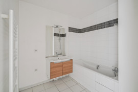 
                                                                                        Vente
                                                                                         Rueil Malmaison - Appartement 3 pièces avec balcon