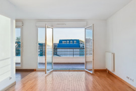 
                                                                                        Vente
                                                                                         Rueil Malmaison - Appartement 3 pièces avec balcon