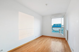 
                                                                                        Vente
                                                                                         Rueil Malmaison - Appartement 3 pièces avec balcon