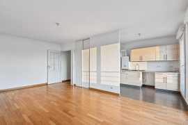 
                                                                                        Vente
                                                                                         Rueil Malmaison - Appartement 3 pièces avec balcon