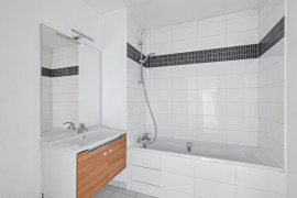 
                                                                                        Vente
                                                                                         Rueil Malmaison - Appartement 3 pièces avec balcon