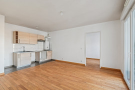 
                                                                                        Vente
                                                                                         Rueil Malmaison - Appartement 3 pièces avec balcon