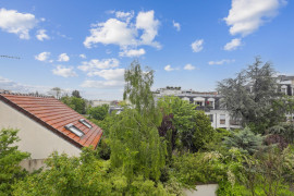 
                                                                                        Vente
                                                                                         Rueil Malmaison - Appartement 4 pièces avec balcon