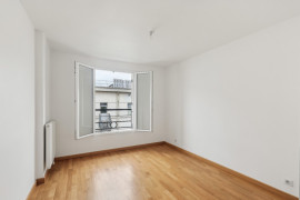 
                                                                                        Vente
                                                                                         Rueil Malmaison - Appartement 4 pièces avec balcon