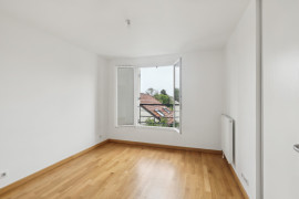 
                                                                                        Vente
                                                                                         Rueil Malmaison - Appartement 4 pièces avec balcon