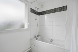 
                                                                                        Vente
                                                                                         Rueil Malmaison - Appartement 4 pièces avec balcon