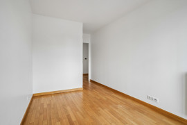 
                                                                                        Vente
                                                                                         Rueil Malmaison - Appartement 4 pièces avec balcon