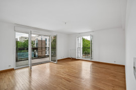 
                                                                                        Vente
                                                                                         Rueil Malmaison - Appartement 4 pièces avec balcon