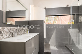 
                                                                                        Vente
                                                                                         RUEIL-MALMAISON - HYPER CENTRE - MAISON - 7 PIECES