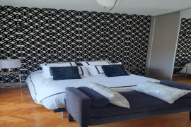 
                                                                                        Location
                                                                                         Sacré cœur