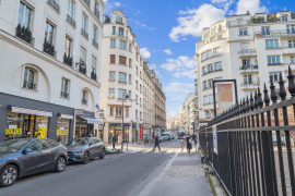
                                                                                        Vente
                                                                                         Paris 7e - Appartement 2 pièces - Loué