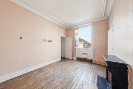 
                                                                                        Vente
                                                                                         Saint-Dominique - Appartement 3 pièces