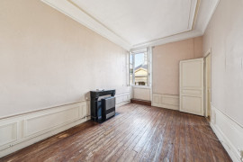 
                                                                                        Vente
                                                                                         Saint-Dominique - Appartement 3 pièces