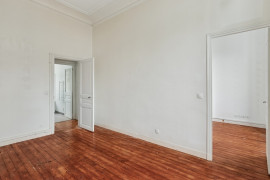 
                                                                                        Vente
                                                                                         Saint-Dominique - Appartement 3 pièces