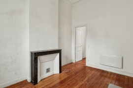 
                                                                                        Vente
                                                                                         Saint-Dominique - Appartement 3 pièces