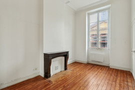 
                                                                                        Vente
                                                                                         Saint-Dominique - Appartement 3 pièces