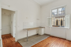 
                                                                                        Vente
                                                                                         Saint-Dominique - Appartement 3 pièces