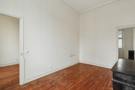 
                                                                                        Vente
                                                                                         Saint-Dominique - Appartement 3 pièces