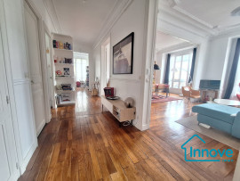 Vente
Saint-James : Appartement de standing, lumineux et fonctionnel