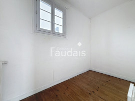 
                                                                                        Vente
                                                                                         SAINT JEAN D'ELLE - Bourg - Maison à rénover avec fort poten