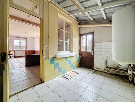 
                                                                                        Vente
                                                                                         SAINT JEAN D'ELLE - Bourg - Maison à rénover avec fort poten