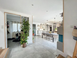 
                                                                                        Vente
                                                                                         SAINT LAURENT DES ARBRES - Maison 150 m² - 4 chambres - jardin