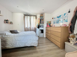 Vente
SAINT LAURENT DES ARBRES - Maison 150 m² - 4 chambres - jardin
