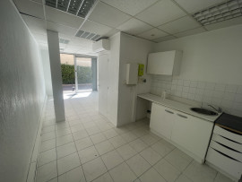 Location
SAINT-LAURENT-DU-VAR - Local commercial