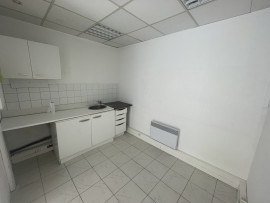 Location
SAINT-LAURENT-DU-VAR - Local commercial