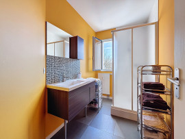 
                                                                                        Vente
                                                                                         SAINT-LO Appartement trois chambres 