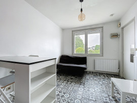 
                                                                                        Vente
                                                                                         SAINT-LO, IMMEUBLE LOCATIF - 8 STUDIOS MEUBLÉS