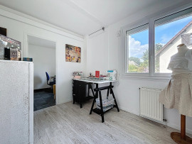 
                                                                                        Vente
                                                                                          Saint-Lô - Maison familiale - sous-sol complet -  proche li