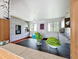 
                                                                                        Vente
                                                                                          Saint-Lô - Maison familiale - sous-sol complet -  proche li