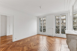 
                                                                                        Vente
                                                                                         Saint-Michel - Appartement de 3 pièces traversant