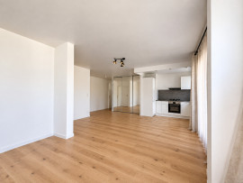 
                                                                                        Vente
                                                                                         Saint-Priest – T3 de 75 m² en rez-de-chaussée avec balcon, parking et cave