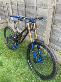 Vélos
SANTA CRUZ V10 CC 29" 2022