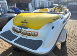 
                                                                                        Bateau à moteur
                                                                                         Seadoo Sportster : Le Jet Boat