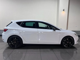 Voiture
                                                                                SEAT Leon 2.0 TSI Cupra 290 Lux Hatchback 5dr Petrol DSG Euro 6 (s/s) (290 ps)