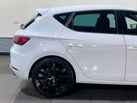 Voiture
                                                                                SEAT Leon 2.0 TSI Cupra 290 Lux Hatchback 5dr Petrol DSG Euro 6 (s/s) (290 ps)