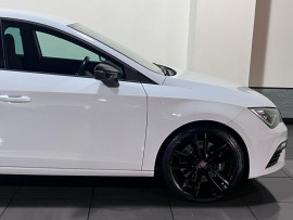 Voiture
                                                                                SEAT Leon 2.0 TSI Cupra 290 Lux Hatchback 5dr Petrol DSG Euro 6 (s/s) (290 ps)