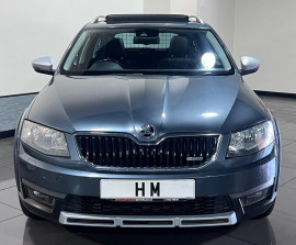 Voiture
                                                                                SKODA Octavia 2.0 TDI Scout Estate 5dr Diesel DSG 4WD Euro 6 (s/s) (184 ps)
