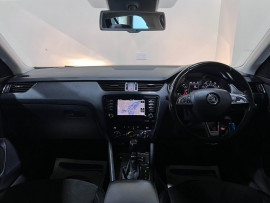 Voiture
                                                                                SKODA Octavia 2.0 TDI Scout Estate 5dr Diesel DSG 4WD Euro 6 (s/s) (184 ps)