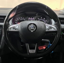 Voiture
                                                                                SKODA Octavia 2.0 TDI Scout Estate 5dr Diesel DSG 4WD Euro 6 (s/s) (184 ps)