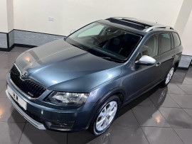 Voiture
                                                                                SKODA Octavia 2.0 TDI Scout Estate 5dr Diesel DSG 4WD Euro 6 (s/s) (184 ps)
