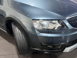 Voiture
                                                                                SKODA Octavia 2.0 TDI Scout Estate 5dr Diesel DSG 4WD Euro 6 (s/s) (184 ps)